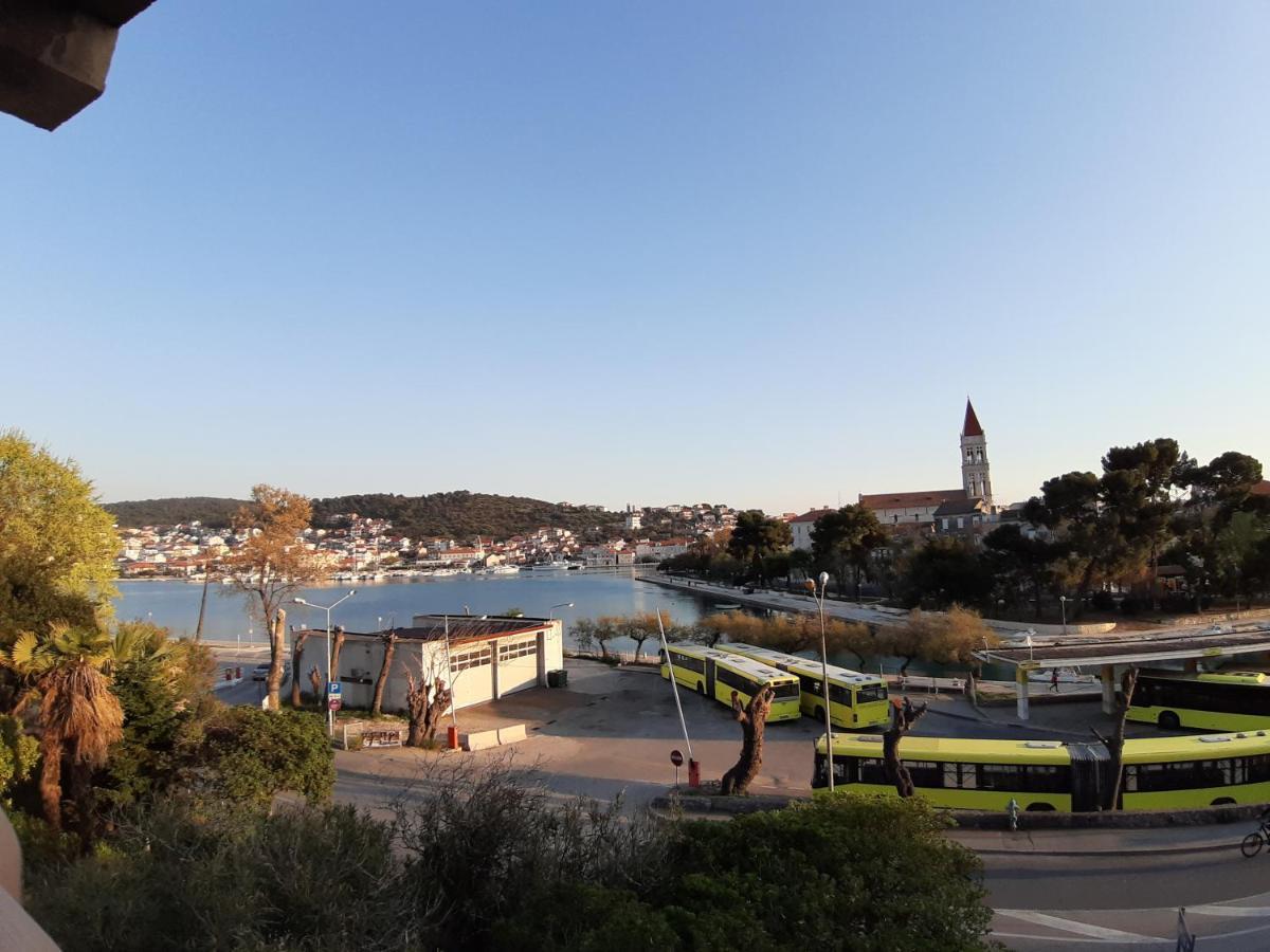 Apartman Petrovic City Center Trogir Bagian luar foto