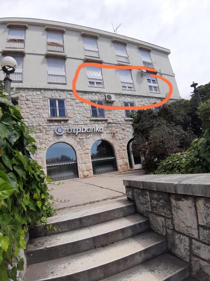 Apartman Petrovic City Center Trogir Bagian luar foto