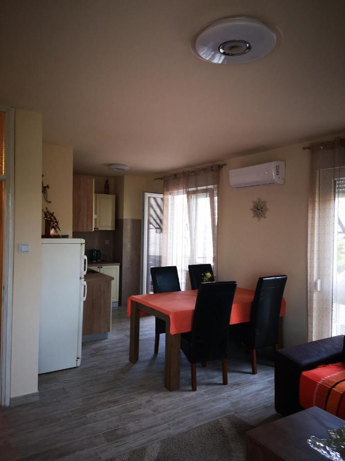 Apartman Petrovic City Center Trogir Bagian luar foto