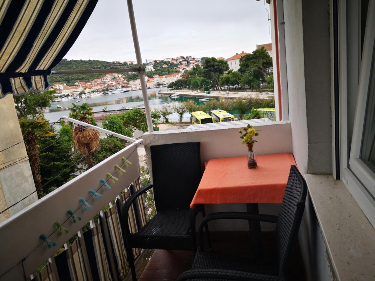 Apartman Petrovic City Center Trogir Bagian luar foto