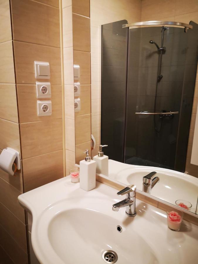 Apartman Petrovic City Center Trogir Bagian luar foto