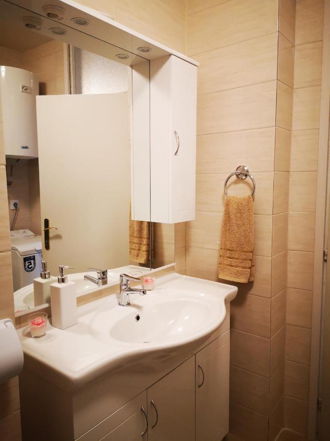 Apartman Petrovic City Center Trogir Bagian luar foto
