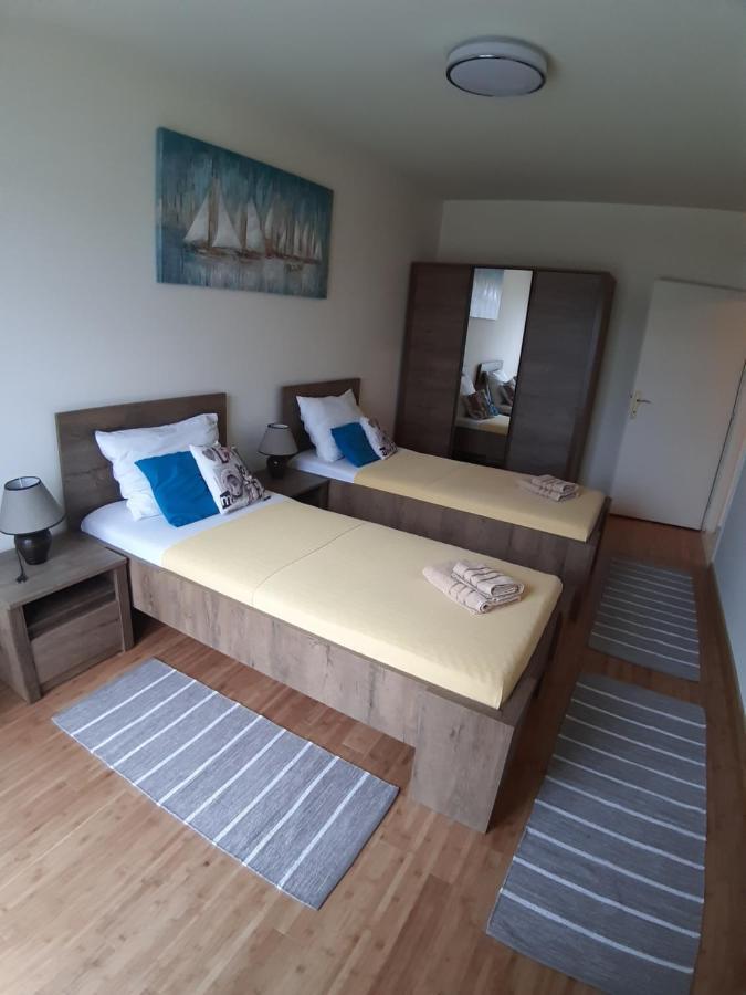 Apartman Petrovic City Center Trogir Bagian luar foto