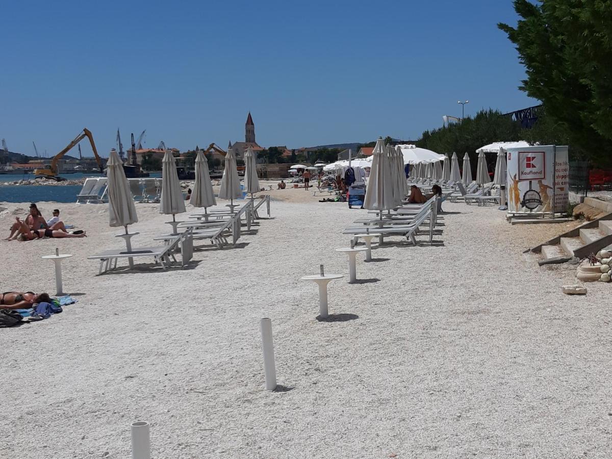Apartman Petrovic City Center Trogir Bagian luar foto