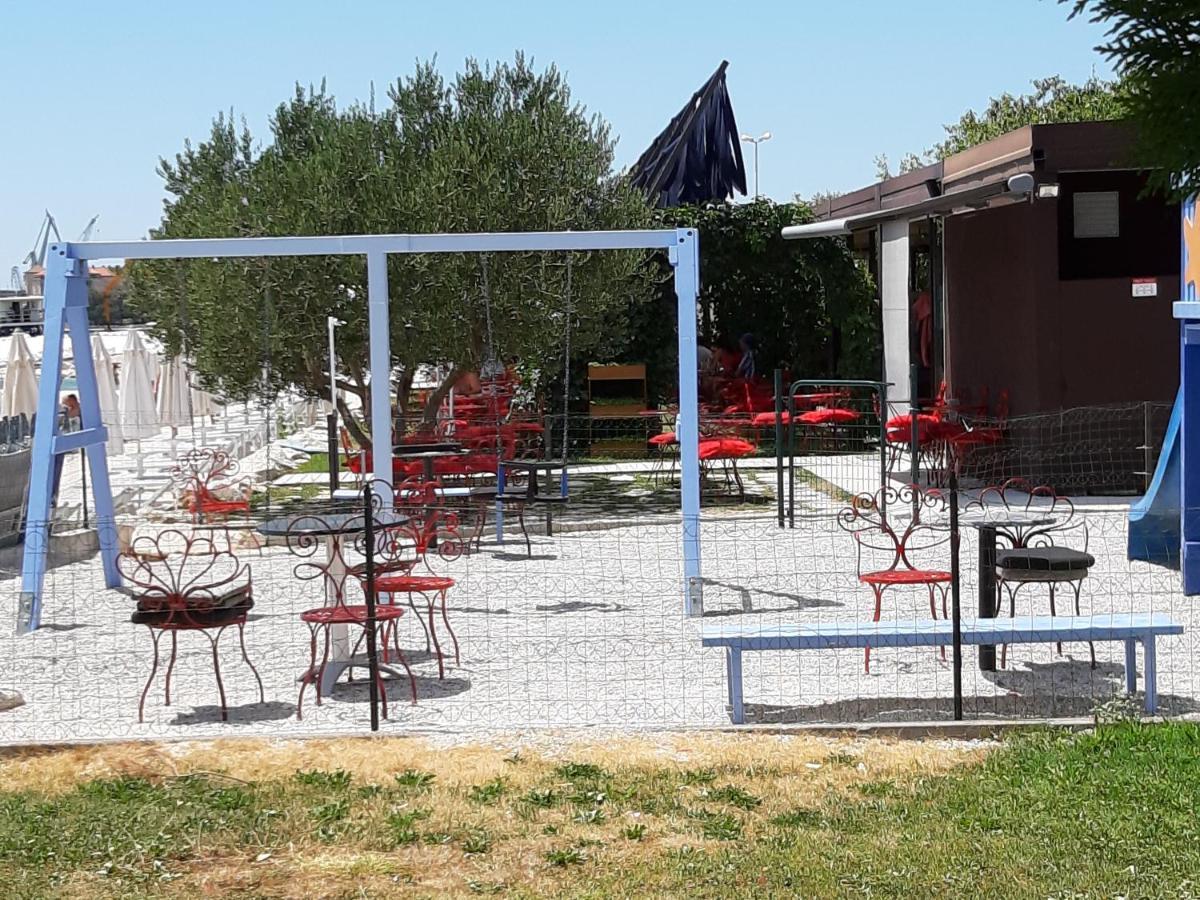 Apartman Petrovic City Center Trogir Bagian luar foto